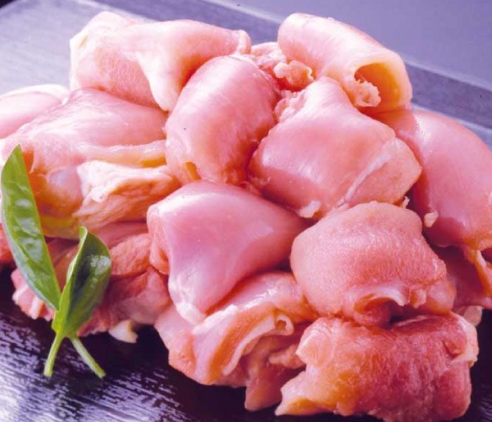<Kakiyasu上等肉>在每个星期一鸡的市